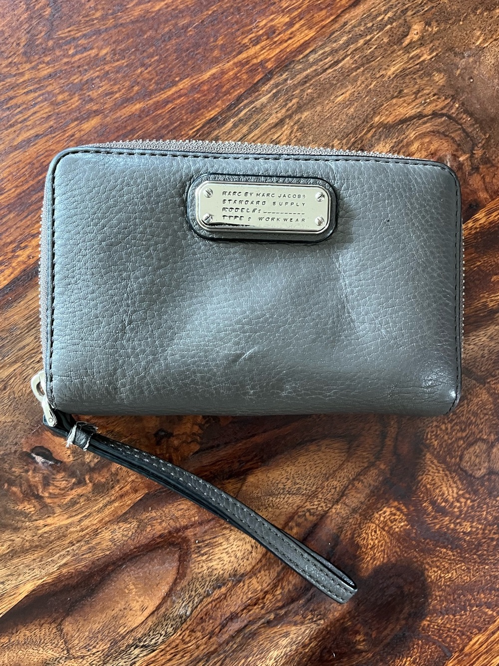 Marc by Marc Jacobs Leather Zip Around Wallet Wristlet Grey Pebbled Wingman